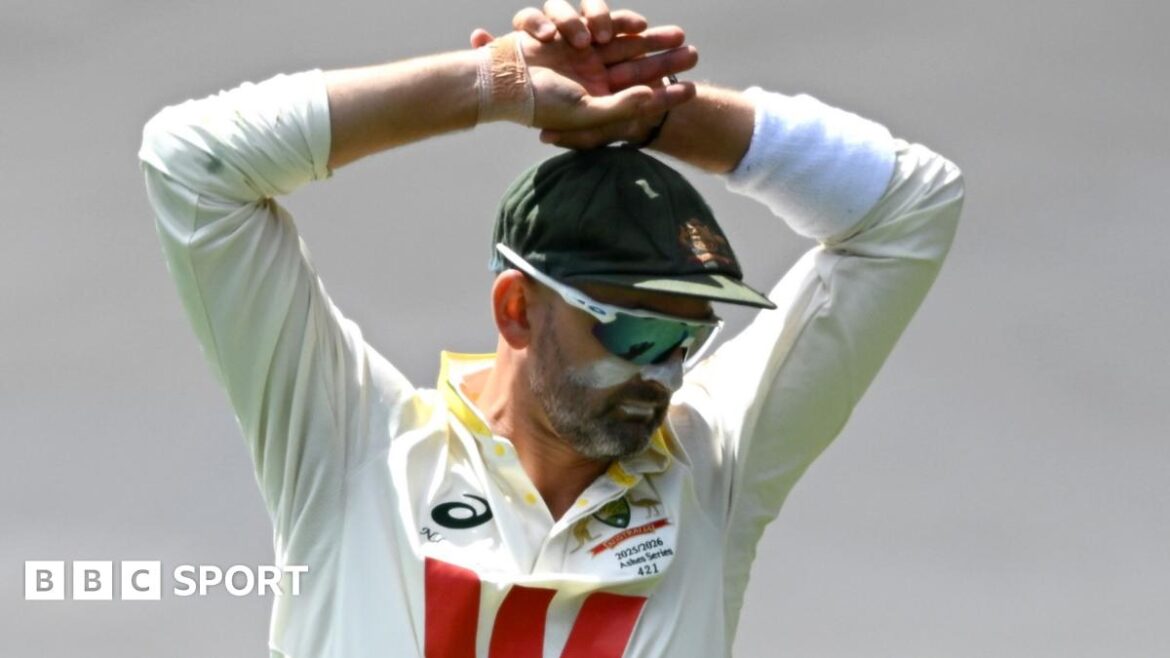 Australia celebrate the moment they won the Ashes