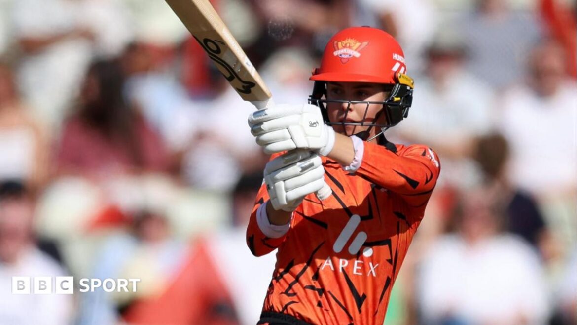 Ryan Rickelton batting for Sunrisers Leeds with a raised bat